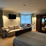 Gaestehaus Gruener Baum Inn Oestrich-Winkel