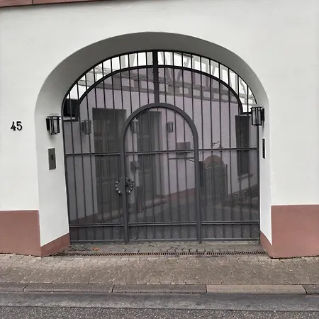 אורחן Gaestehaus Gruener Baum אוסטריך-ווינקל