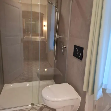 Gaestehaus Gruener Baum אורחן *