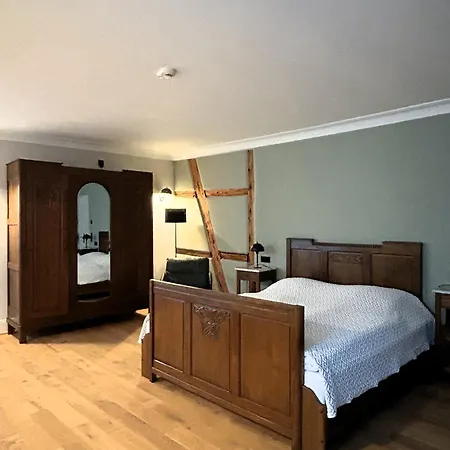 Gaestehaus Gruener Baum * Oestrich-Winkel