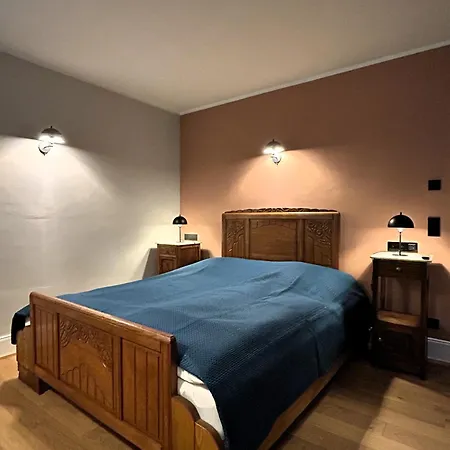 Gaestehaus Gruener Baum אורחן