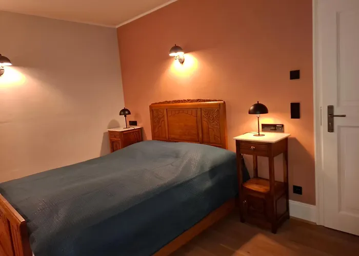 여관 Gaestehaus Gruener Baum